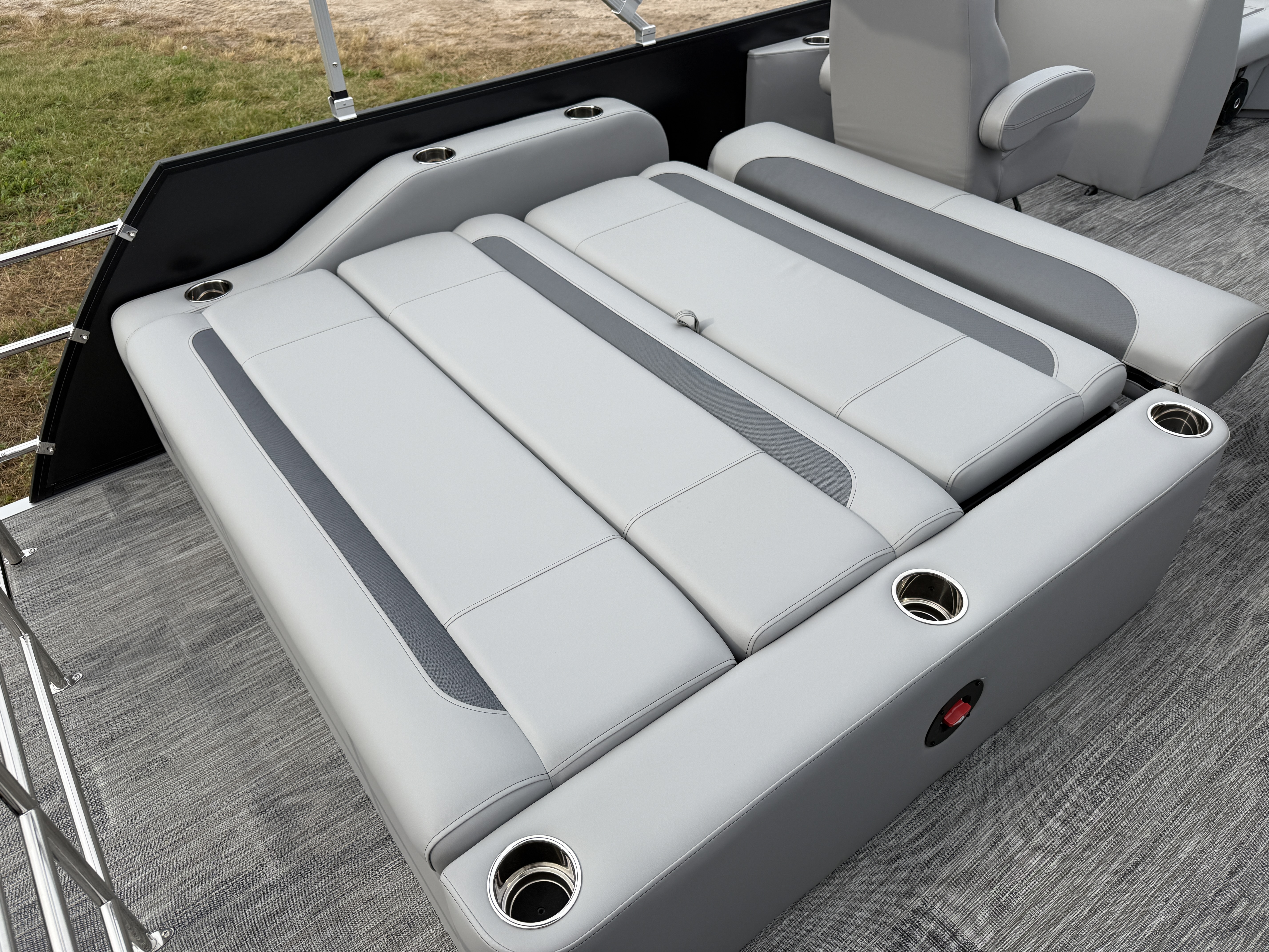 2025 Bentley Pontoons Legacy 200 Swingback