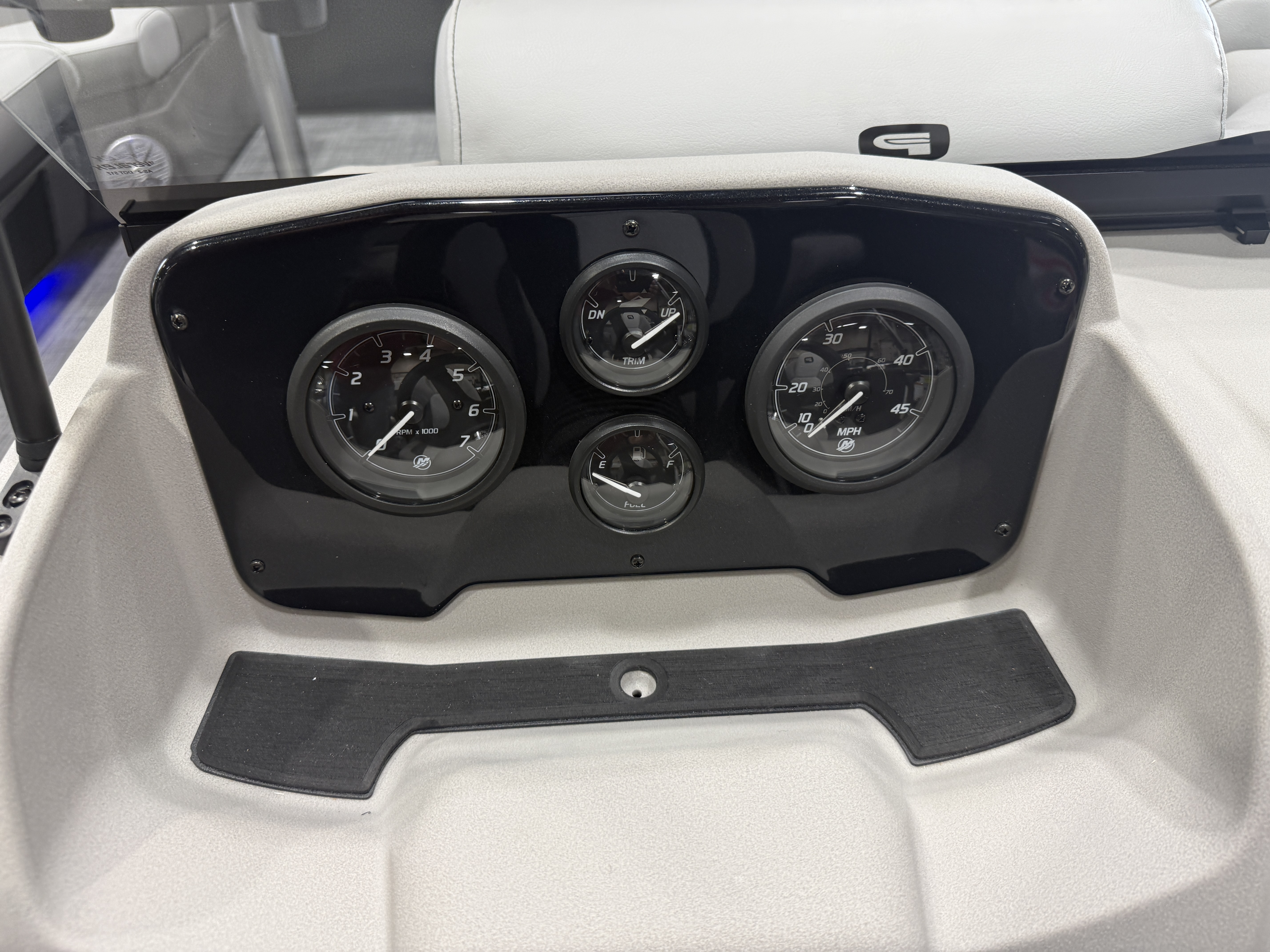 2026 Princecraft Vectra 23 RL SS Swingback Tritoon $43995