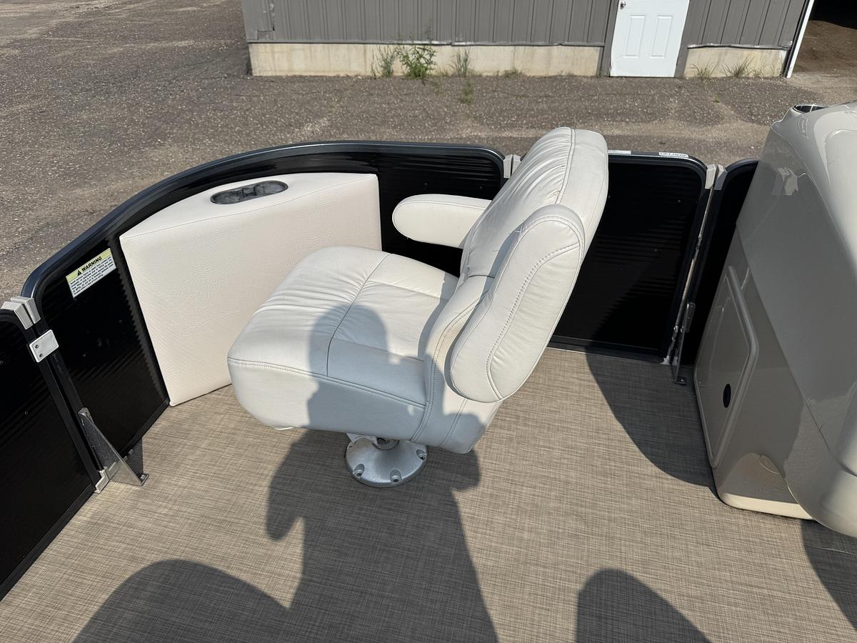 Used 2017 Palm Beach Cast Master 200 Pontoon WITH Sea Legs