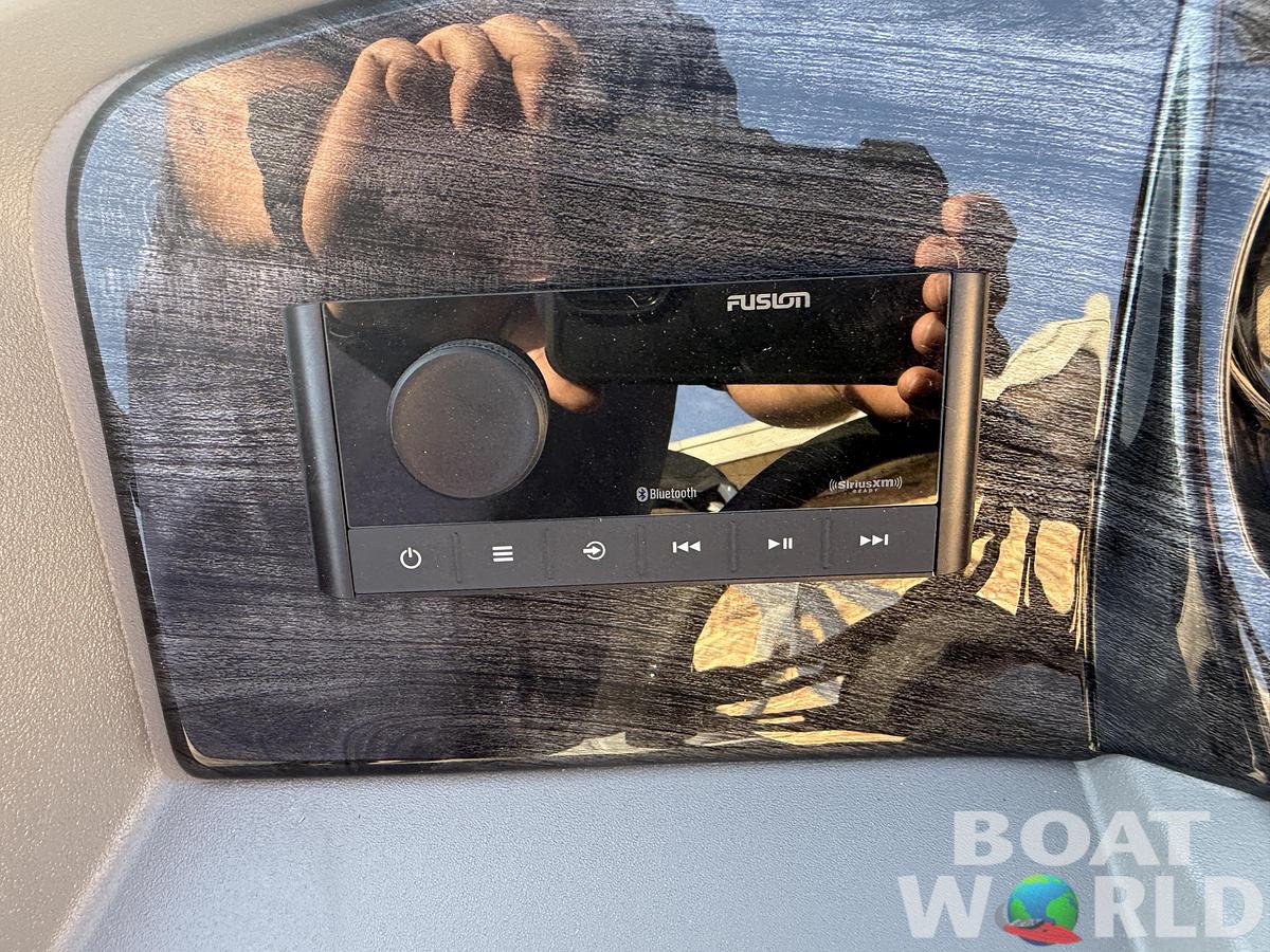 2026 Tahoe Pontoons LTZ 2385 (CRB) Cruise Rear Bench Tritoon 