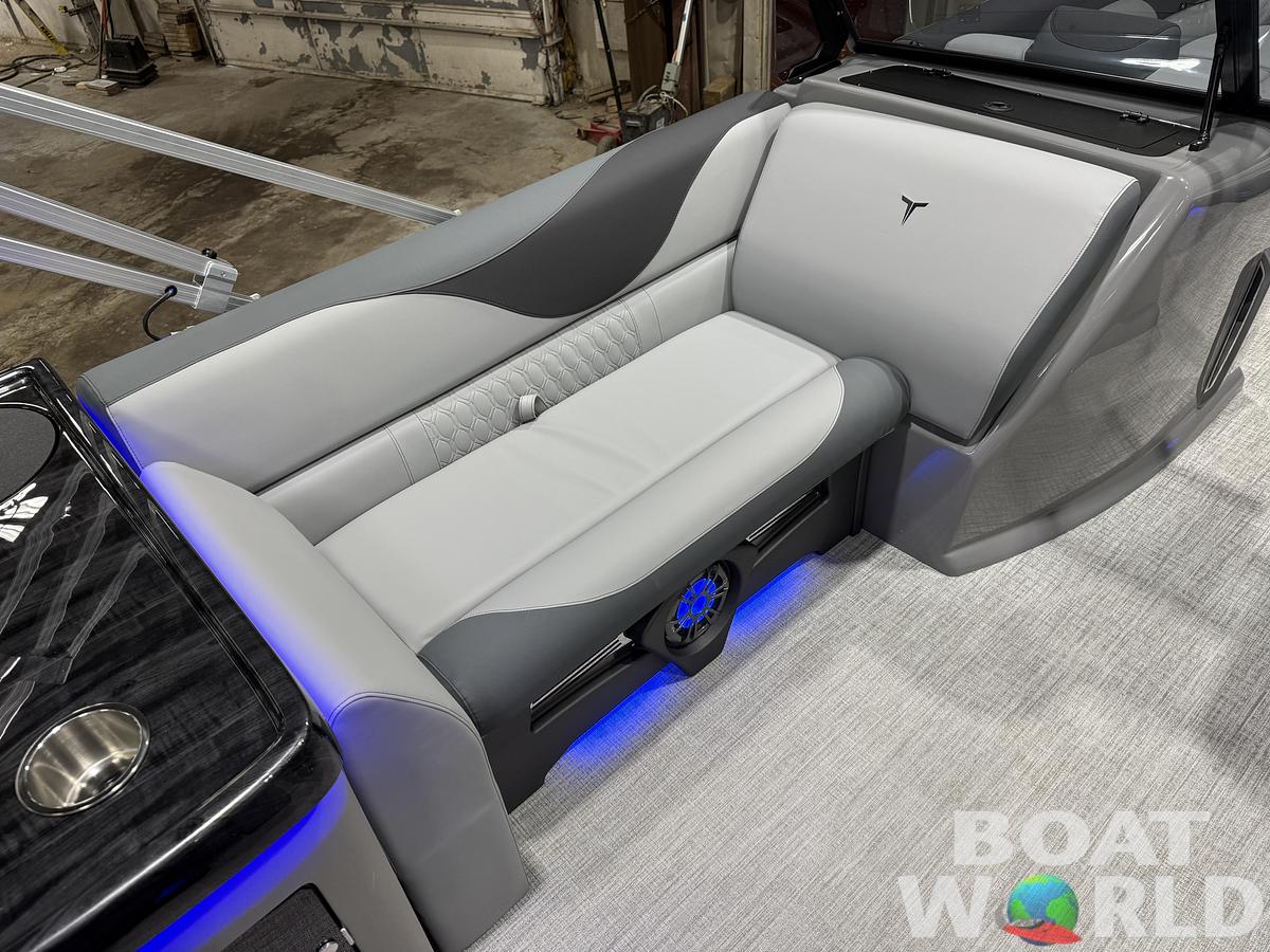 2026 Tahoe Pontoons LTZ 2385 Elite Windshield Tritoon