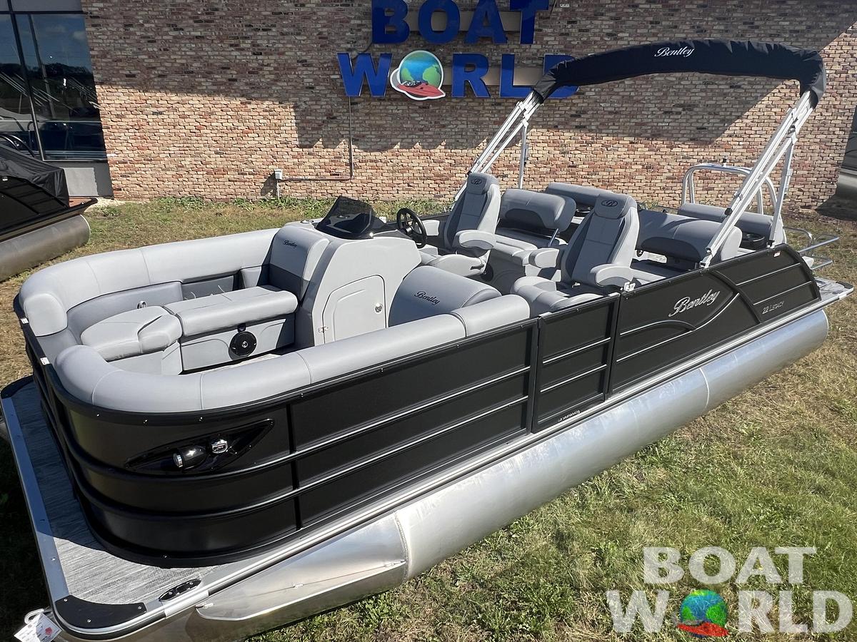 2026 Bentley Pontoons Legacy 220 QSB Swingback 