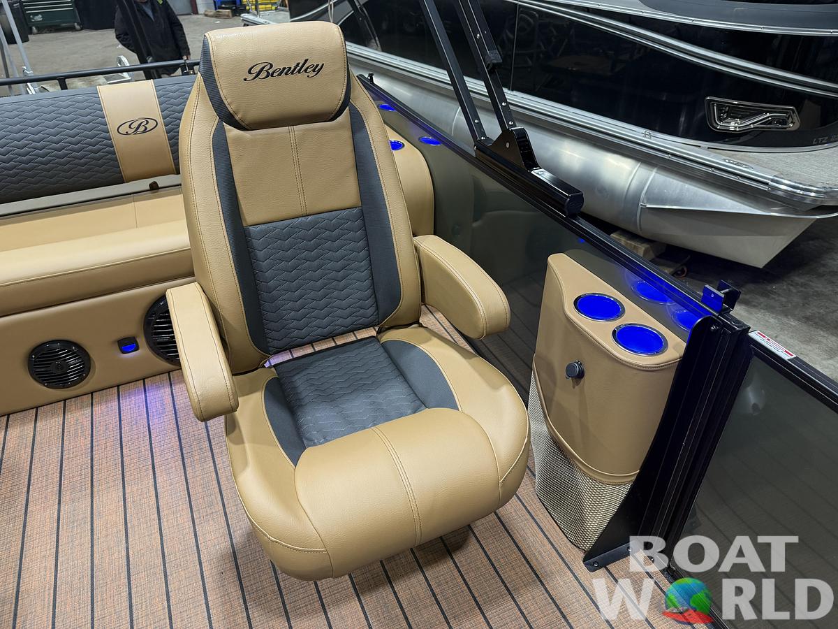 2026 Bentley Pontoons Elite 223 Swingback Tritoon