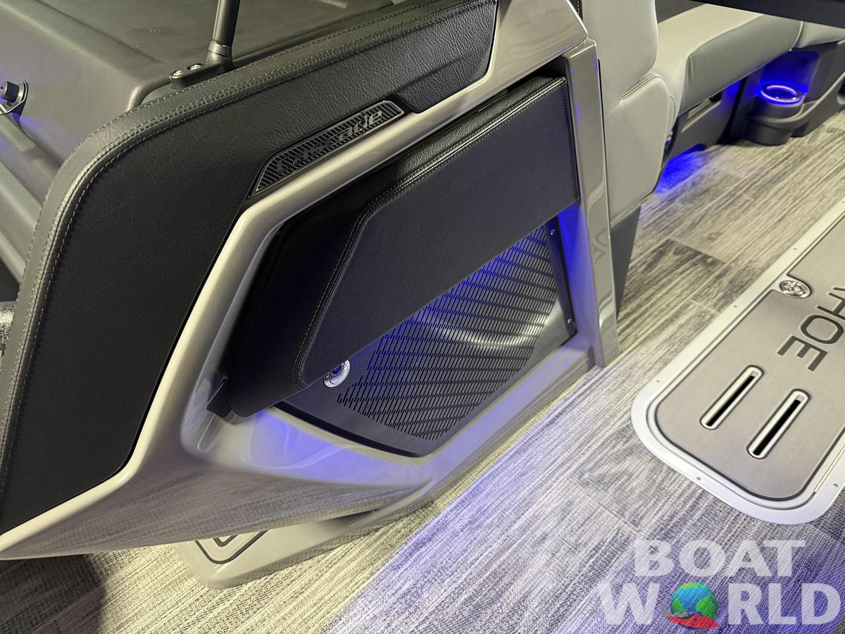 2026 Tahoe Pontoons Cascade 2385 Elite Windshield Tritoon