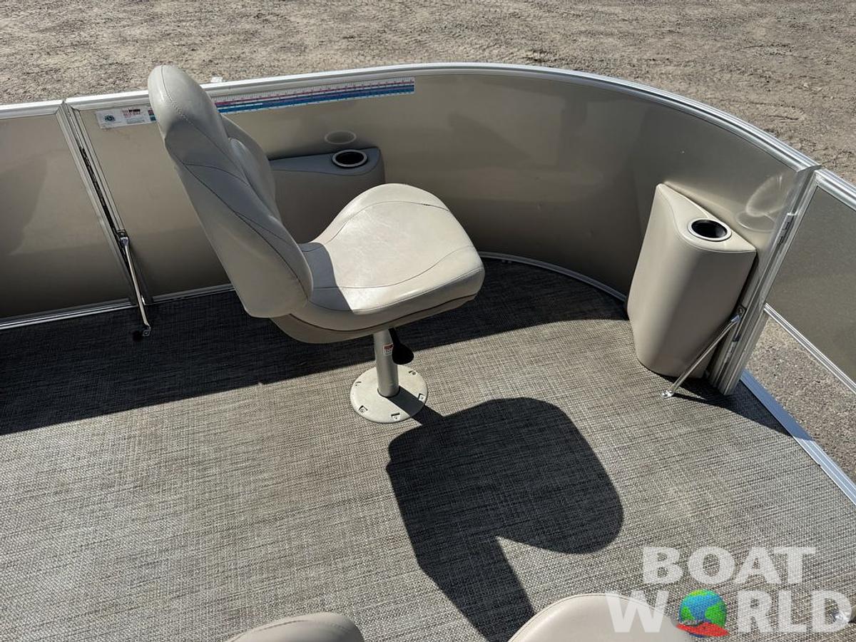 Used 2016 Sylvan 820 4-PT Pontoon