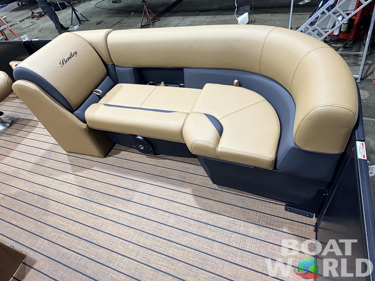 2026 Bentley Legacy 220 Swingback Pontoon $38995