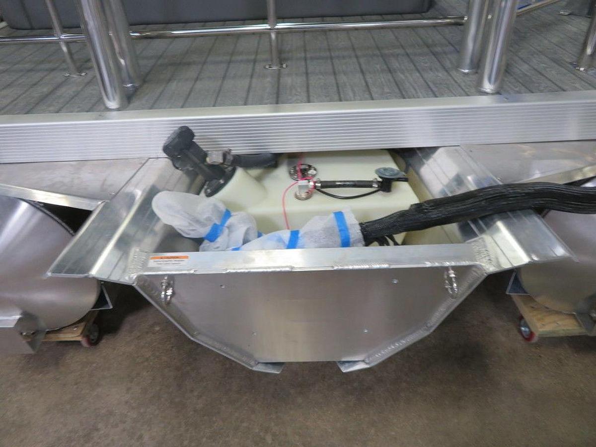 2023 Montego Bay ST8524 Swingback Tritoon Deluxe Pontoon & Honda 200HP 4-Stroke EFI