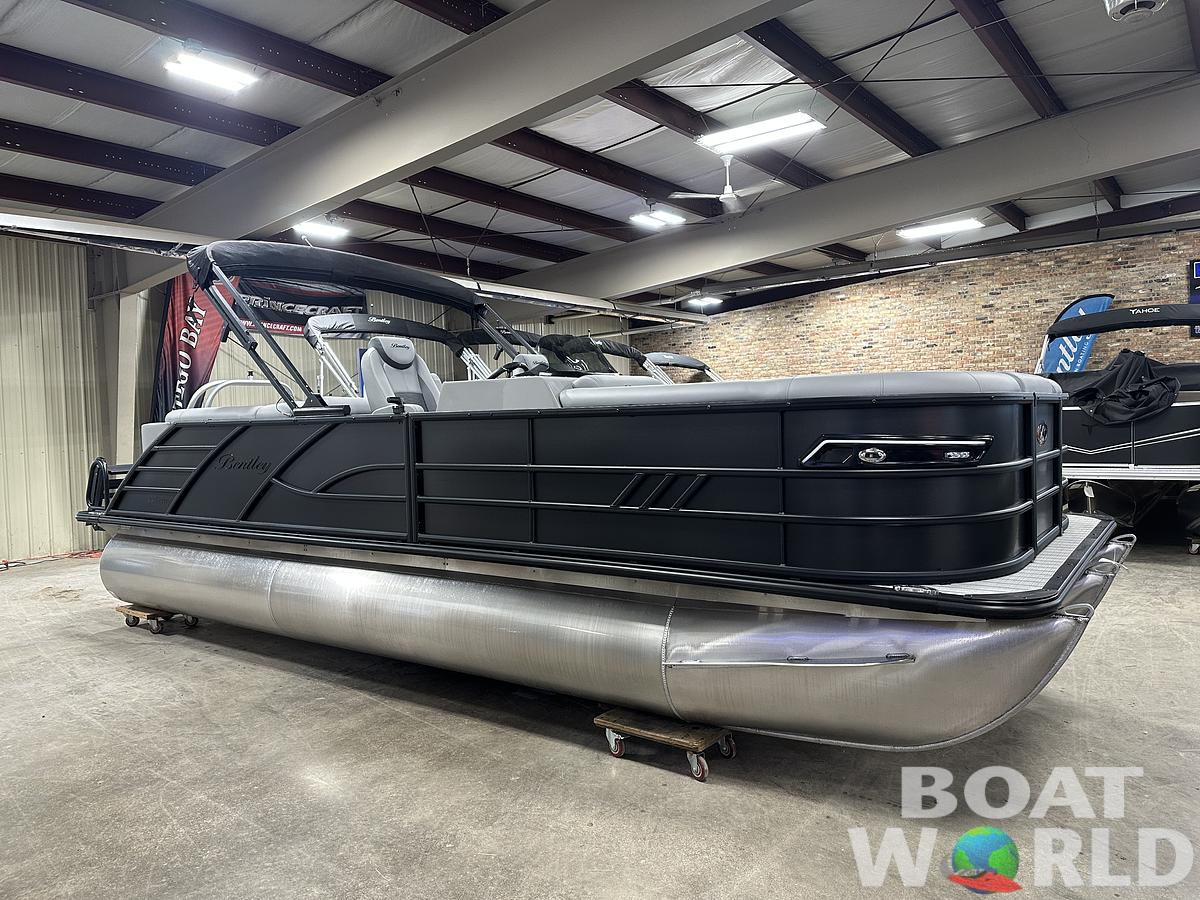 2025 Bentley Pontoons Elite 223 Admiral Quad Lounge Tritoon & Honda 4-Stroke EFI