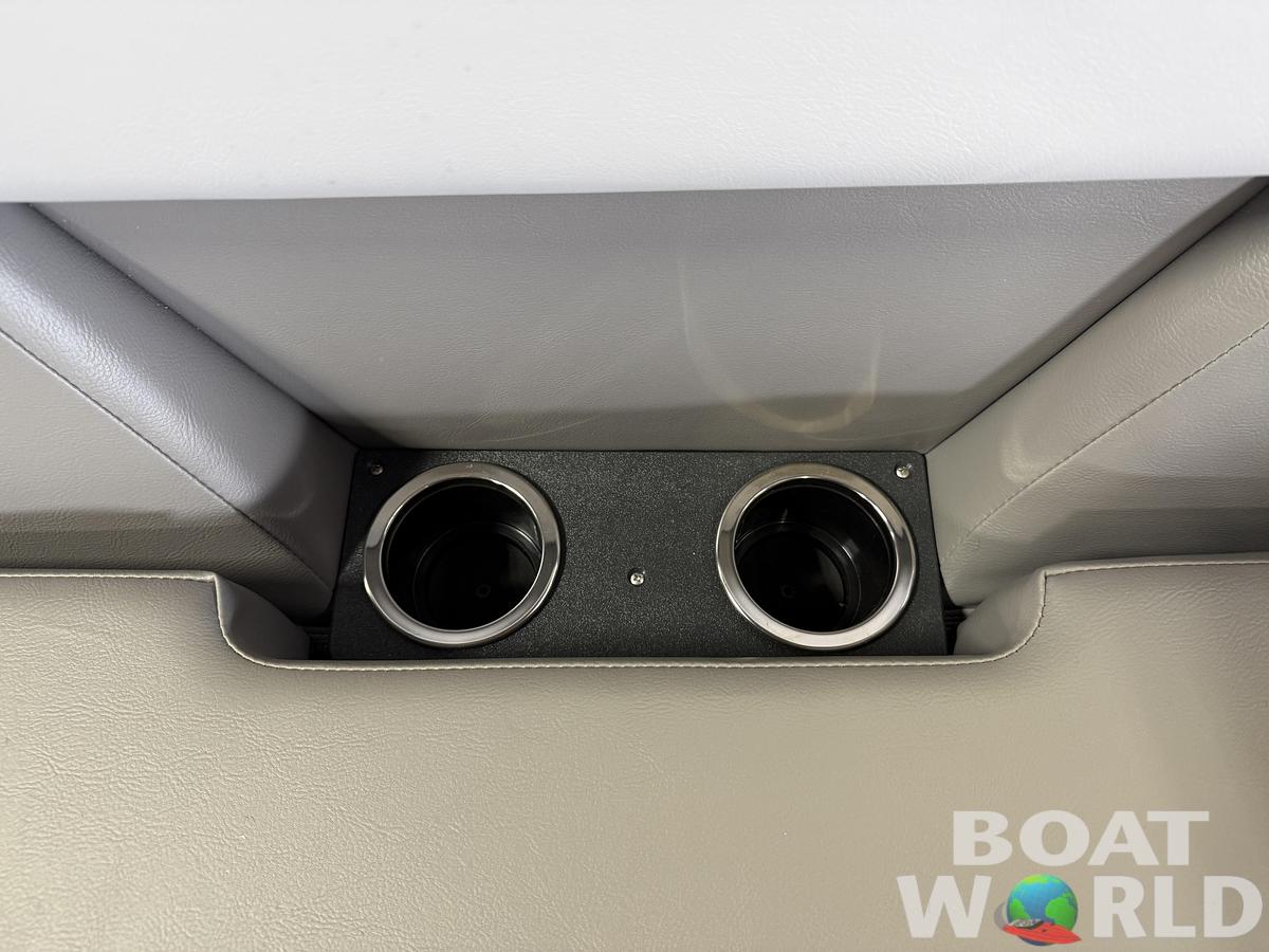 2026 Princecraft Vectra 23 RL Swingback Lounge Pontoon