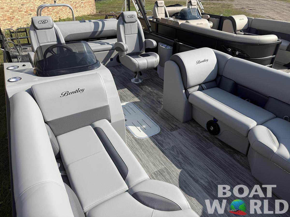 2026 Bentley Pontoons Legacy 223 Swingback Tritoon & Honda 4-Stroke EFI