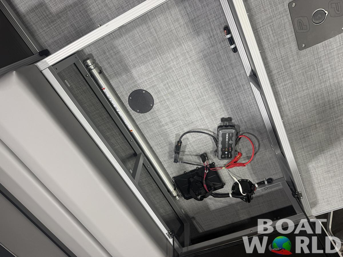 2026 Princecraft Vectra 23 RL SS Swingback Tritoon