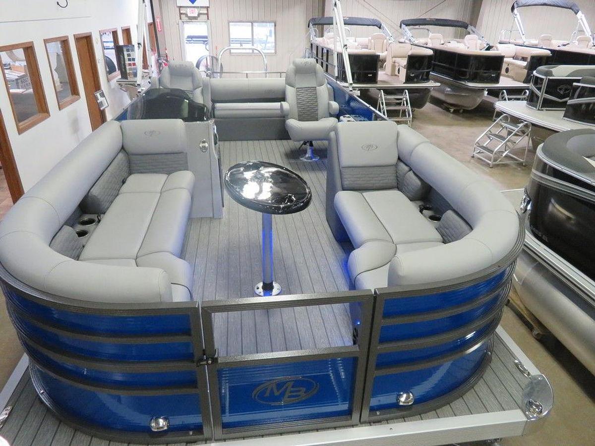 2023 Montego Bay ST8524 Swingback Tritoon Deluxe Pontoon & Honda 200HP 4-Stroke EFI