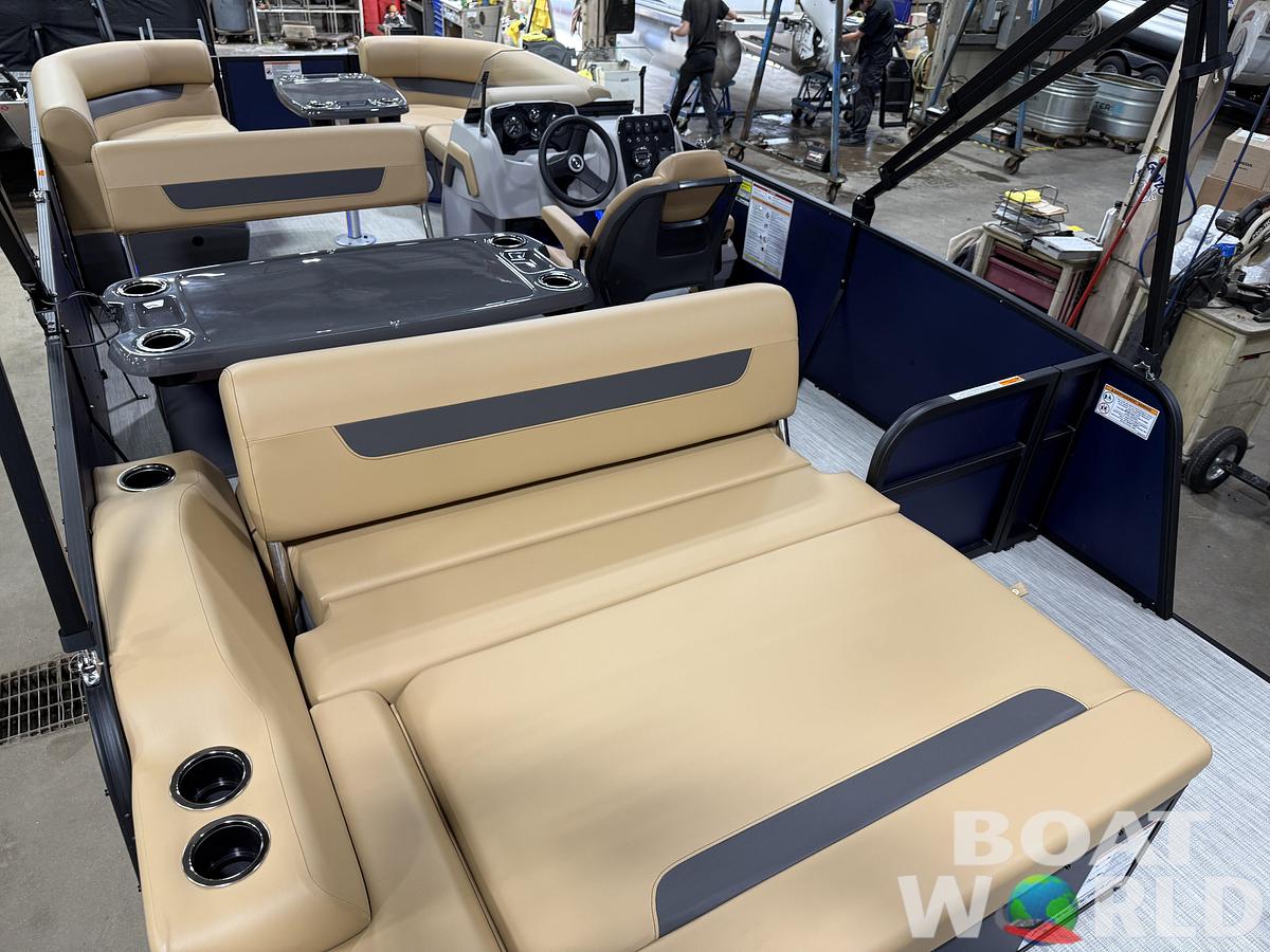 2027 Princecraft Vectra 21 RL Swingback Dinette $35495