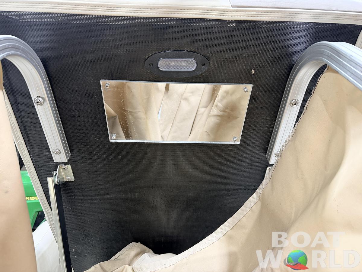 Used 2008 Sylvan Mirage 8520 Party Fish