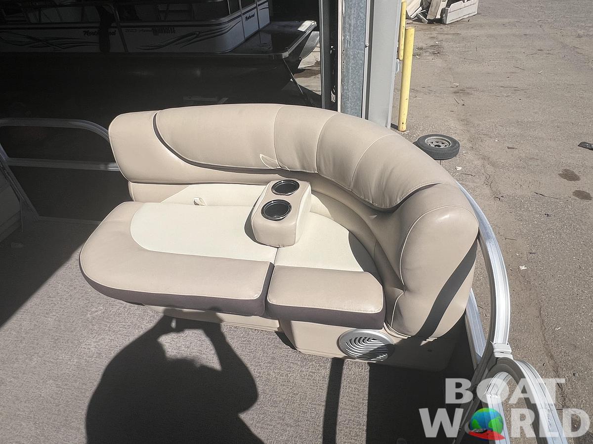 Used 2016 Sun Tracker Party Barge 22 DLX XP3 Tritoon & 150HP Mercury 4Stroke