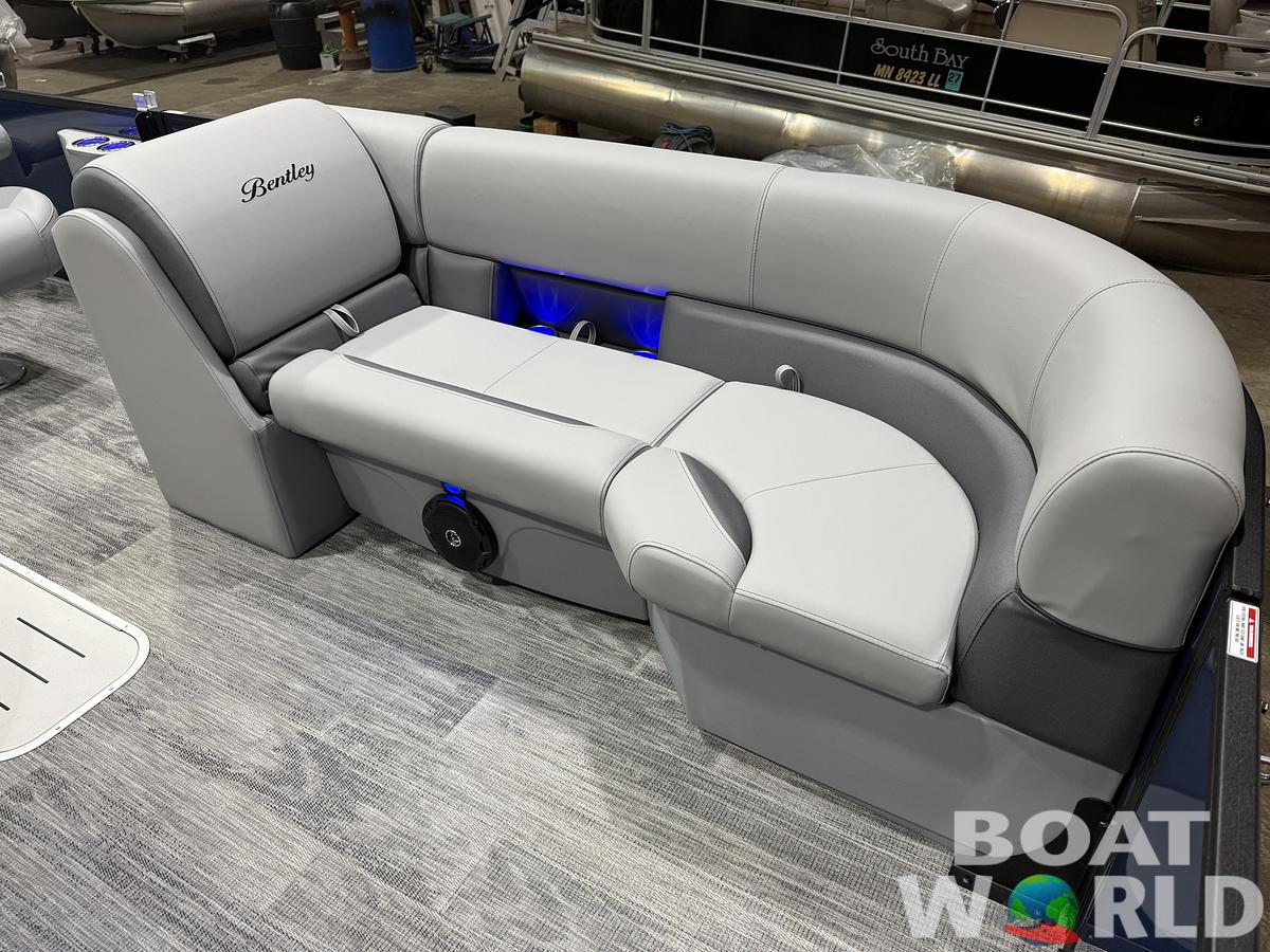 2026 Bentley Pontoons Legacy 223 Swingback Tritoon 