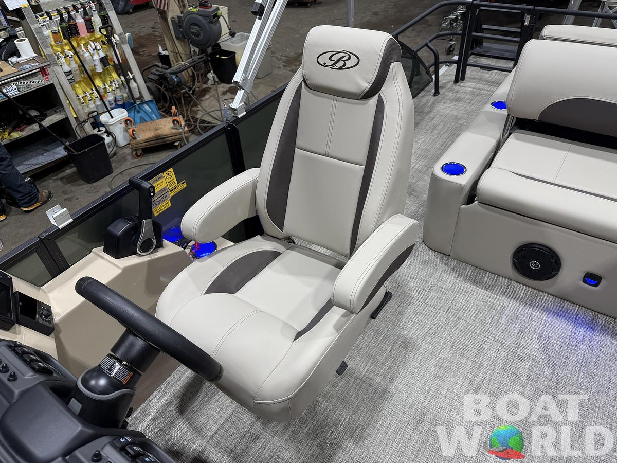 2026 Bentley Pontoons Legacy 220 Swingback
