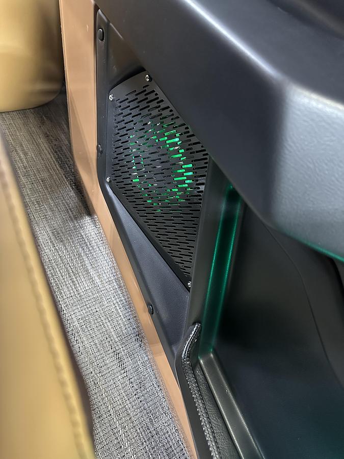 2025 Tahoe Pontoons Grand Tahoe 2585 Quad Lounge Windshield Tritoon & Mercury 400HP V10