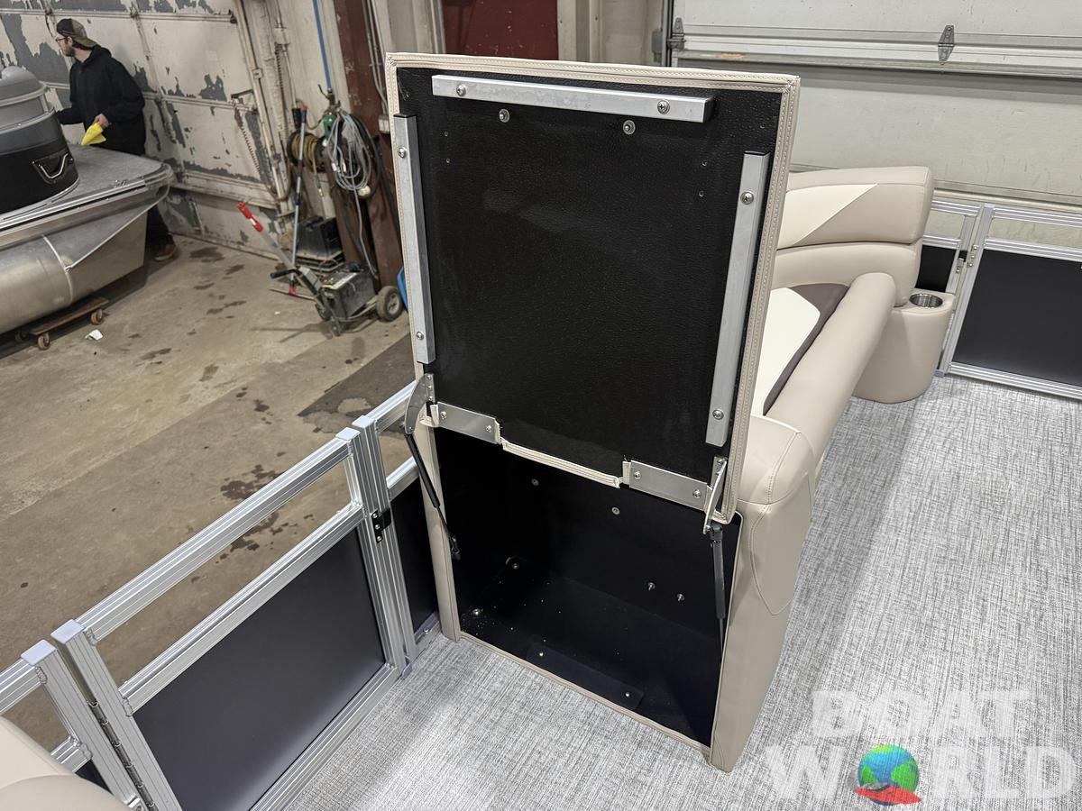 2026 Tahoe Sport VRB 2385 Swingback & 4-Stroke $34995