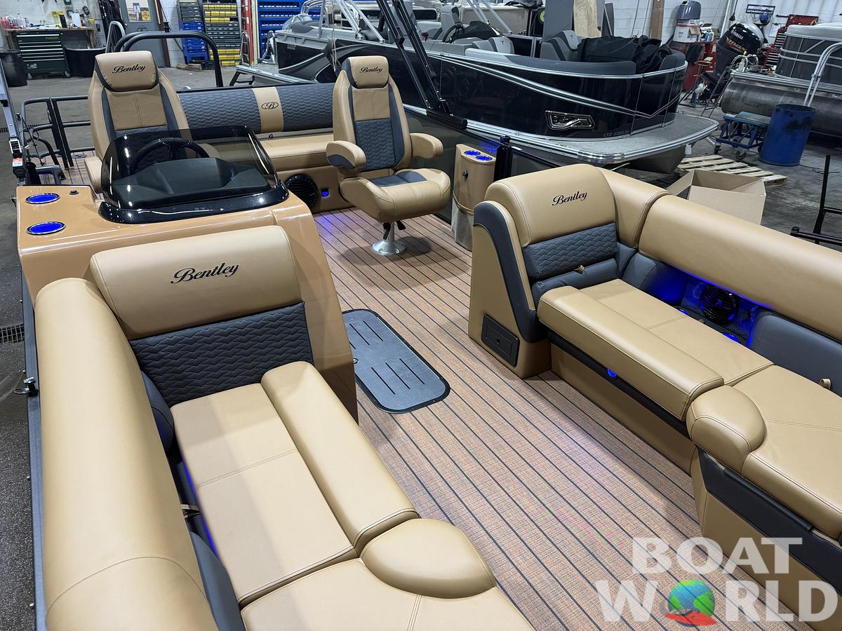 2026 Bentley Pontoons Elite 223 Swingback Tritoon