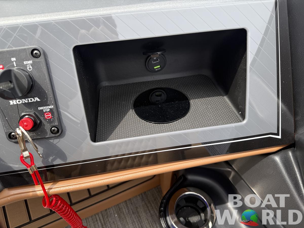 2025 Tahoe Pontoons Cascade 2385 Quad Lounge Shift Tritoon & Honda 4-Stroke EFI