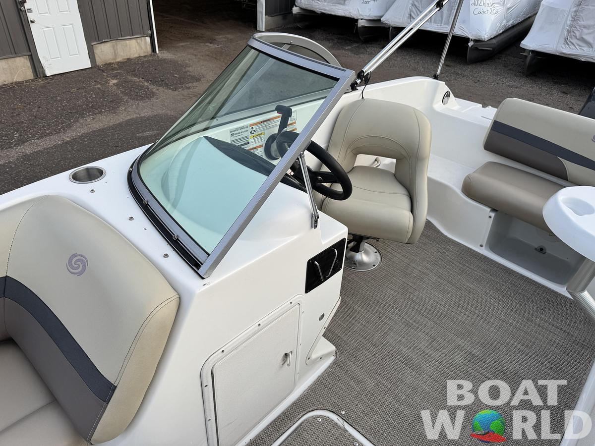 Used 2019 Hurricane SunDeck 187 with 150HP Yamaha Fourstroke EFI Outboard