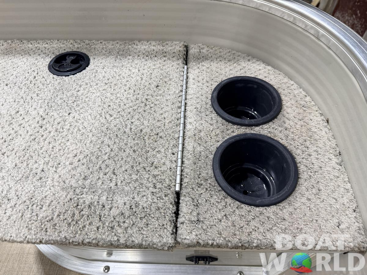 Used 2016 Lowe 162 Fish & Cruise Pontoon