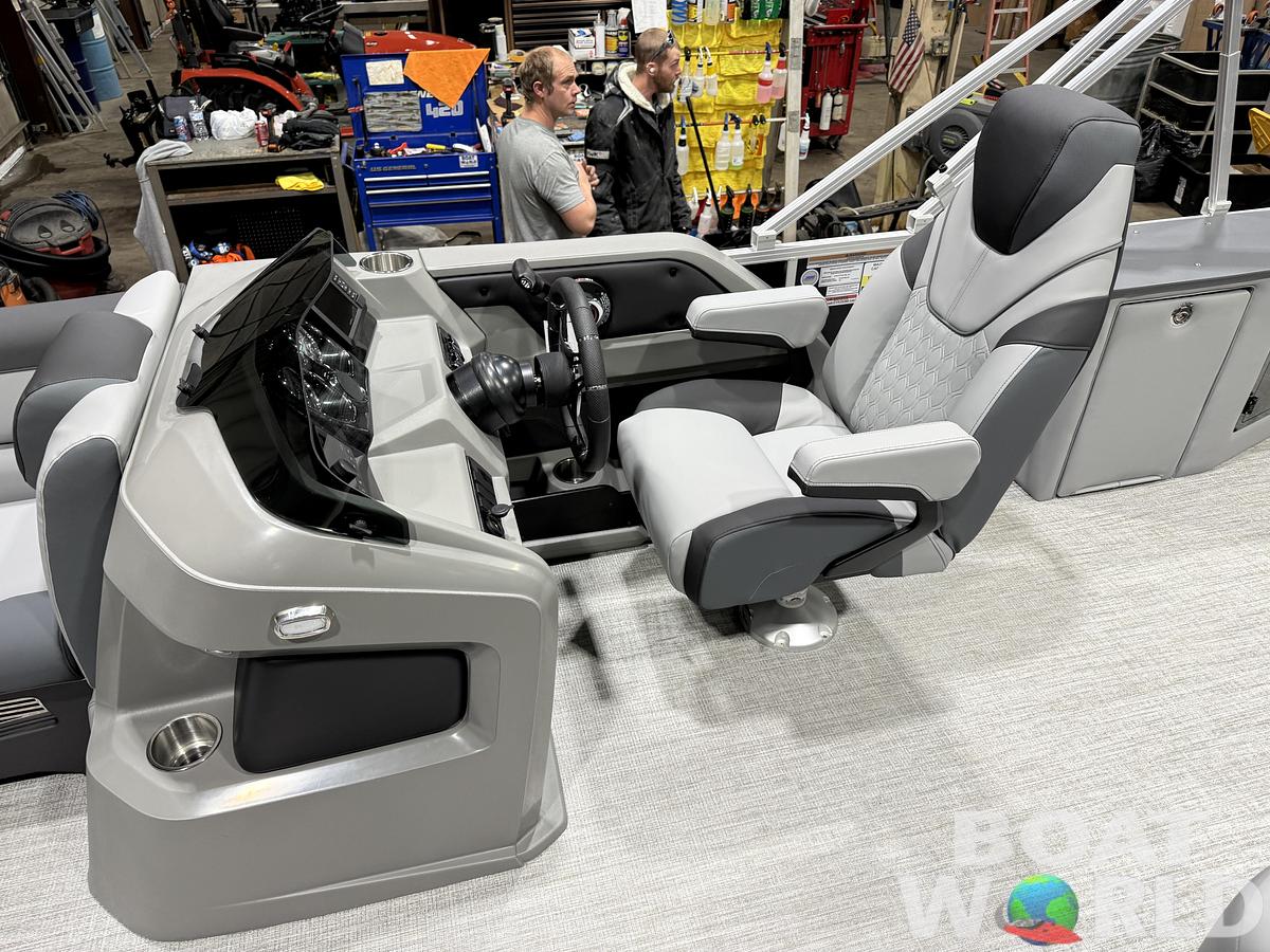 2026 Tahoe Pontoons LTZ 2385 Cruise Rear Bench (CRB)