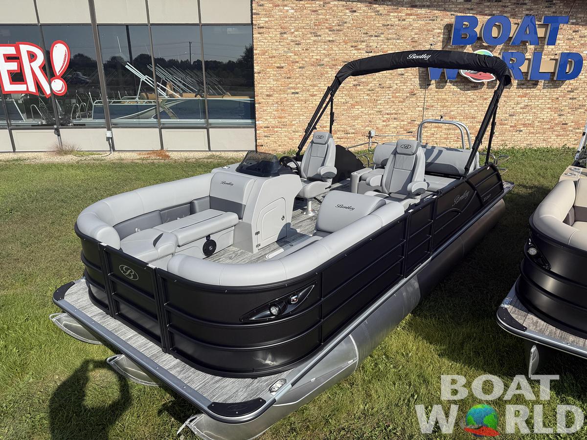 2026 Bentley Pontoons Legacy 223 Swingback Tritoon & Honda 4-Stroke EFI