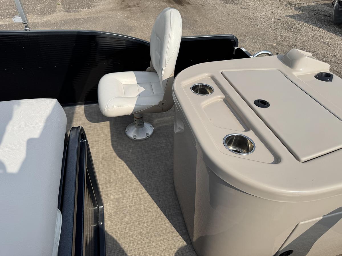 Used 2017 Palm Beach Cast Master 200 Pontoon WITH Sea Legs