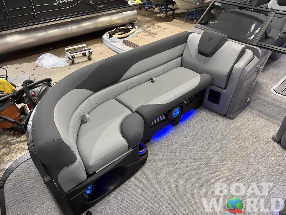 2026 Tahoe LTZ 300HP 2385 Elite Windshield $69995