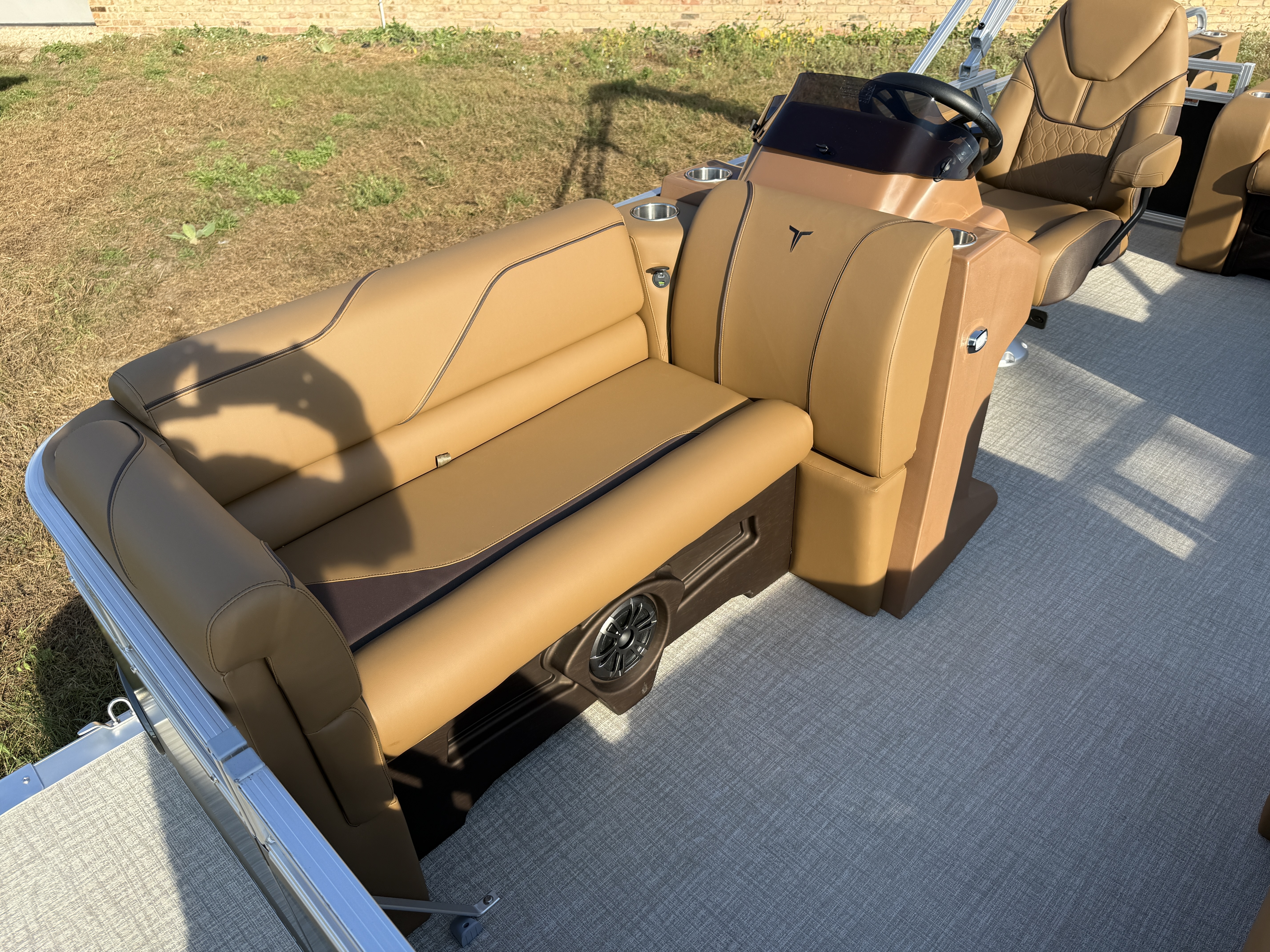 2027 Tahoe Sport VRB 2180 Swingback $31995