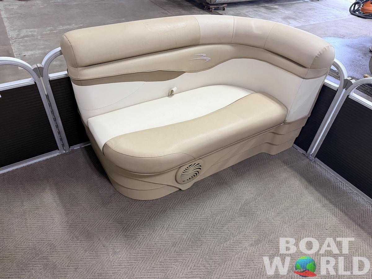 Used 2016 Bennington 20 SLM & 50HP Yamaha 4Stroke -$19,995