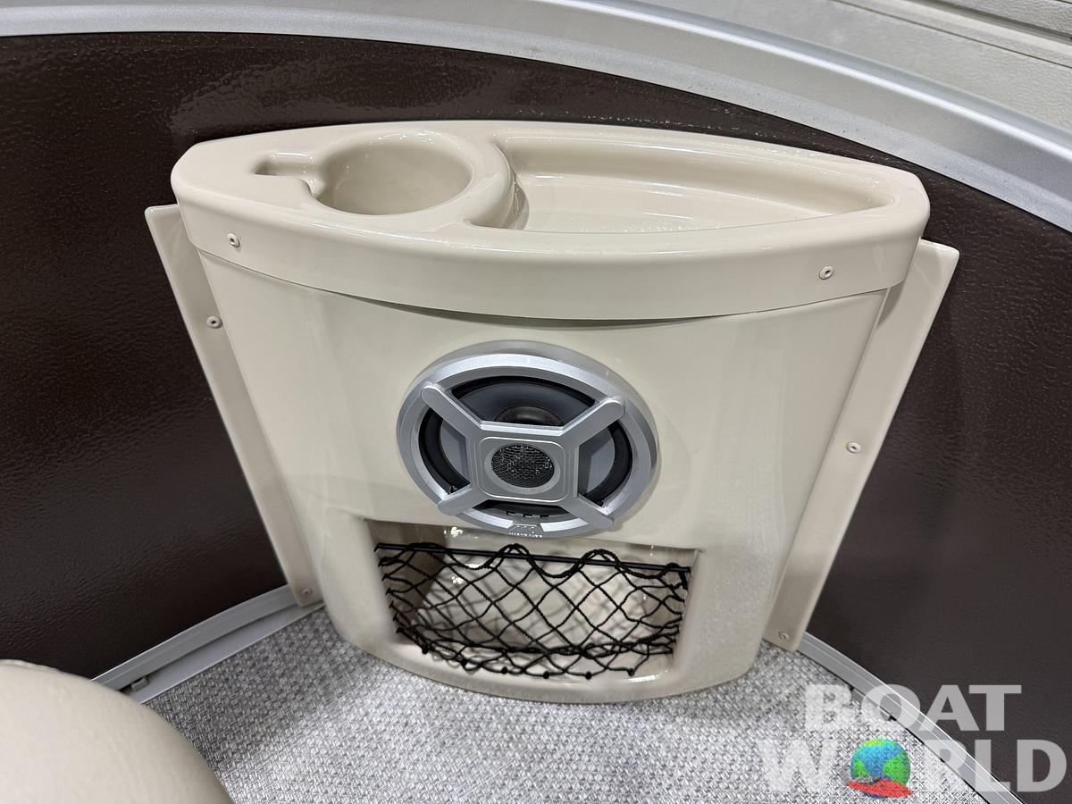 Used 2016 Premier 220 Castaway