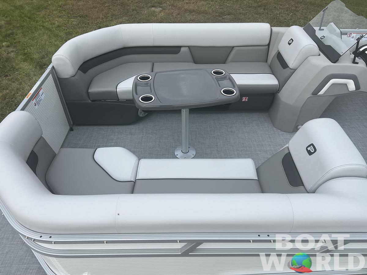 2026 Princecraft Vectra 23 RL Dinette Swingback Pontoon 