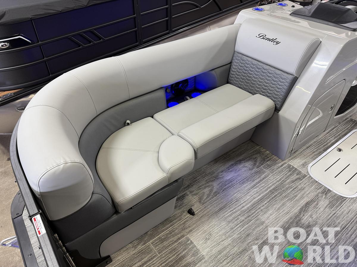 2026 Bentley Pontoons Elite 223 Swingback Tritoon