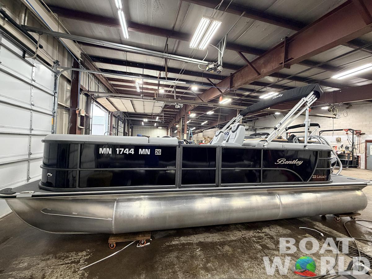 Used 2024 Bentley Legacy 223 150HP Navigator Tritoon - $47995