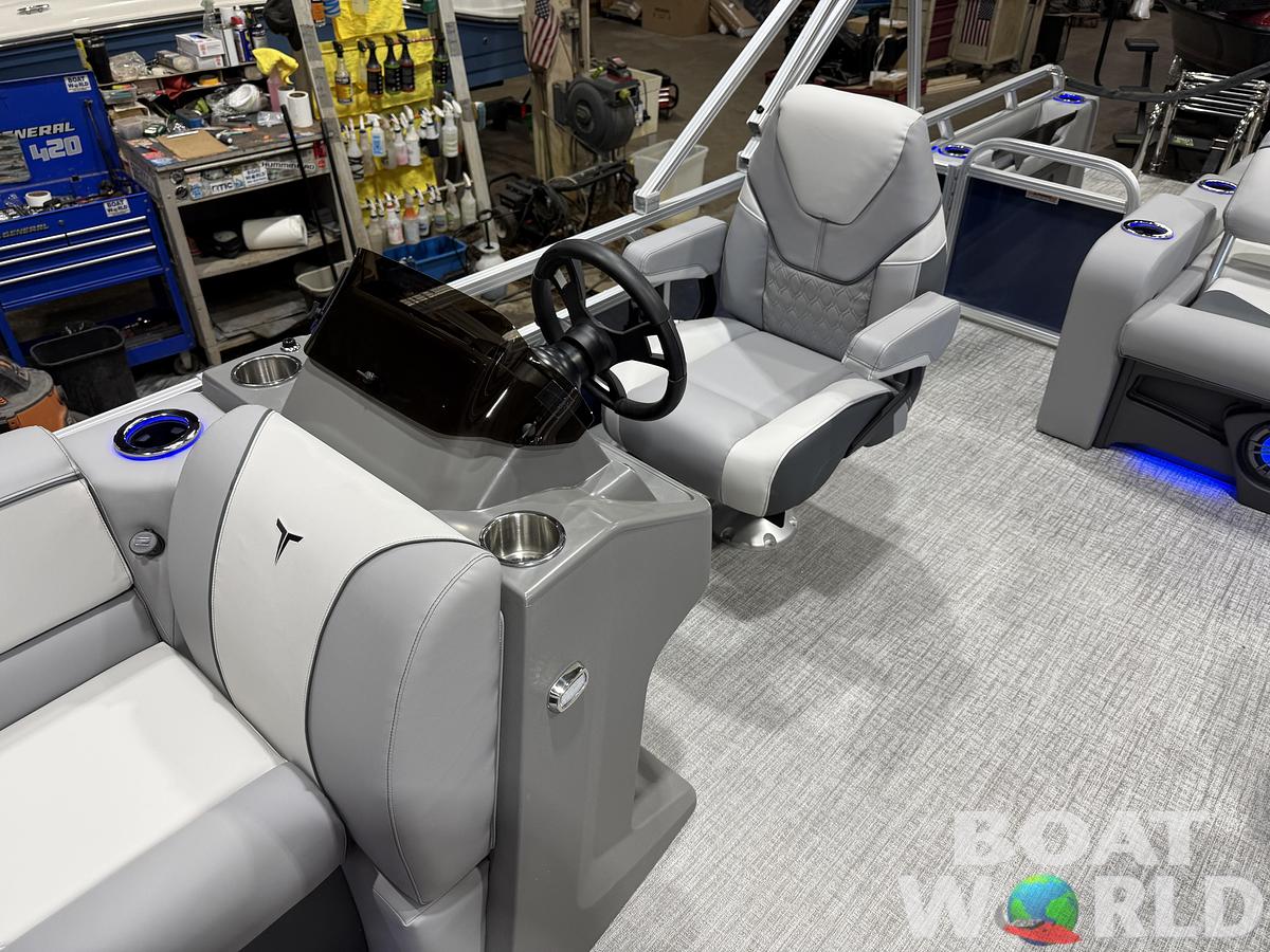 2026 Tahoe Sport 2385 Swingback (VRB) Tritoon 