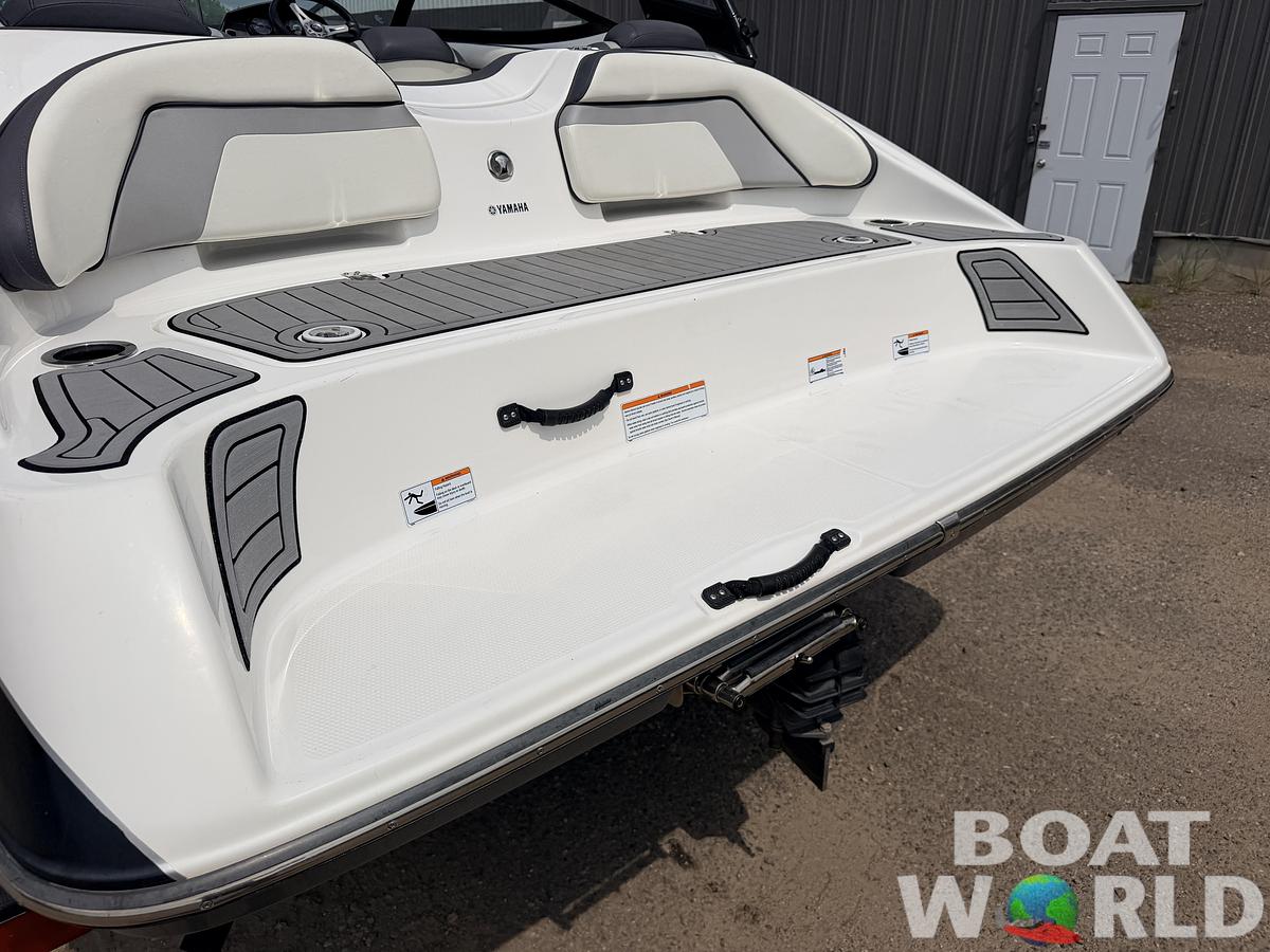 Used 2016 Yamaha AR192 Jet Boat 210HP Supercharged 1.8L & Single Axle Trailer -$29,995