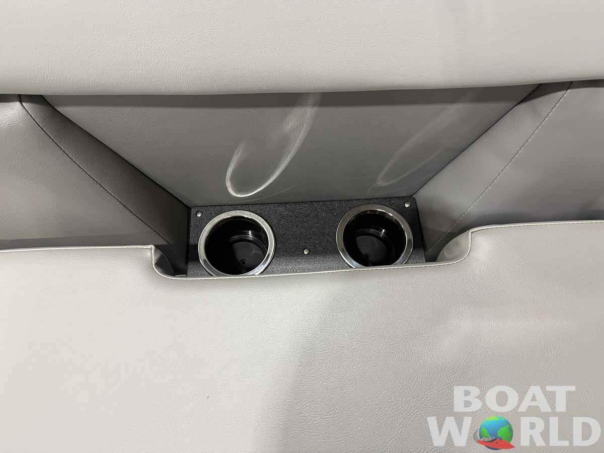 2026 Princecraft Vectra 23 RL Dinette Swingback Pontoon 