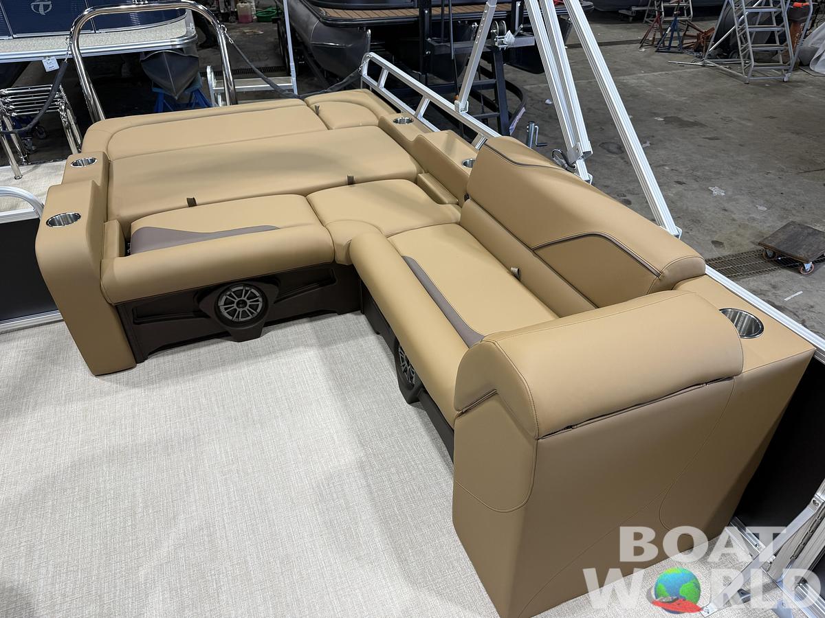 2027 Tahoe Sport VRB SE 2385 Swingback & 4-Stroke $35995