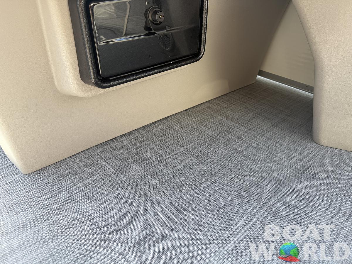 2026 Princecraft Vectra 23 RL SS Swingback Pontoon & Mercury 4-Stroke EFI