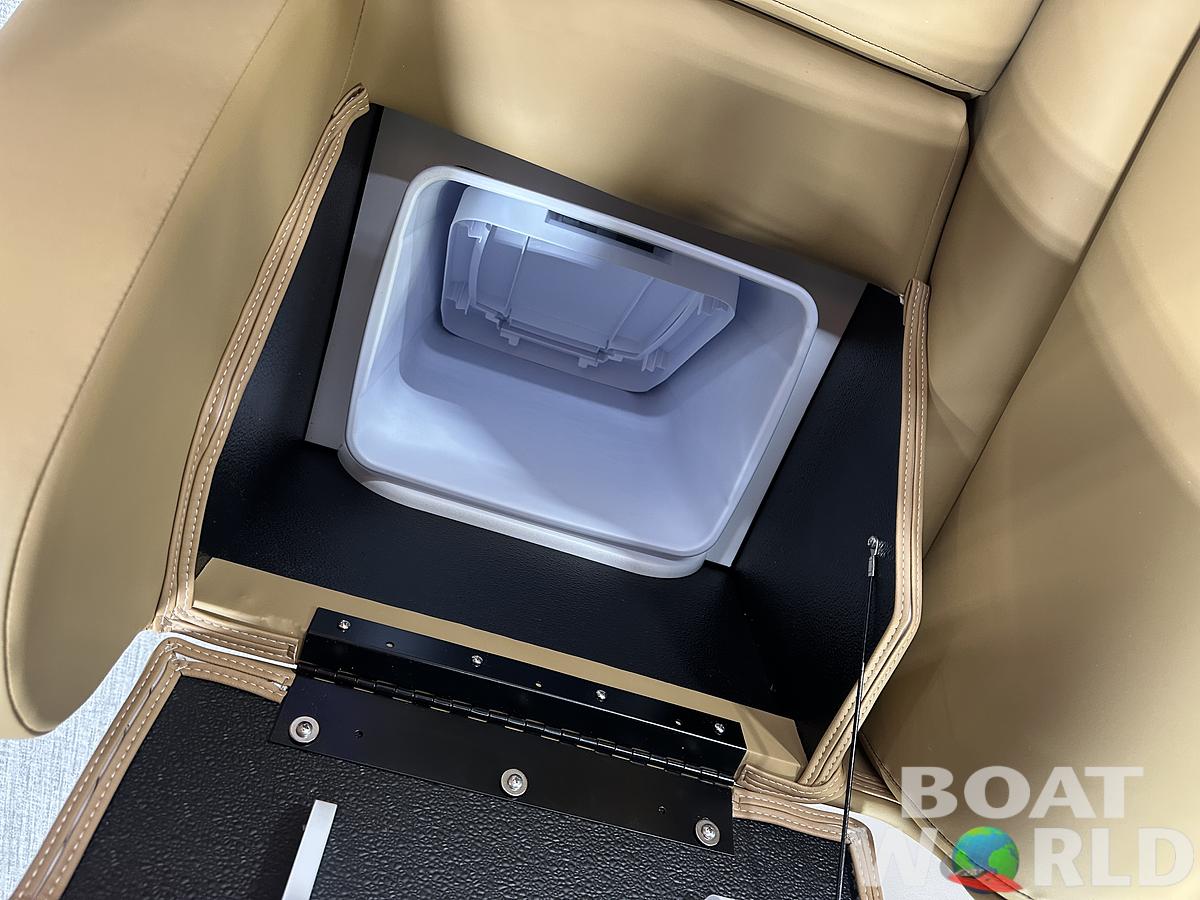 2025 Tahoe Pontoons Cascade 2385 Elite Cruise Tritoon & Honda 4-Stroke EFI