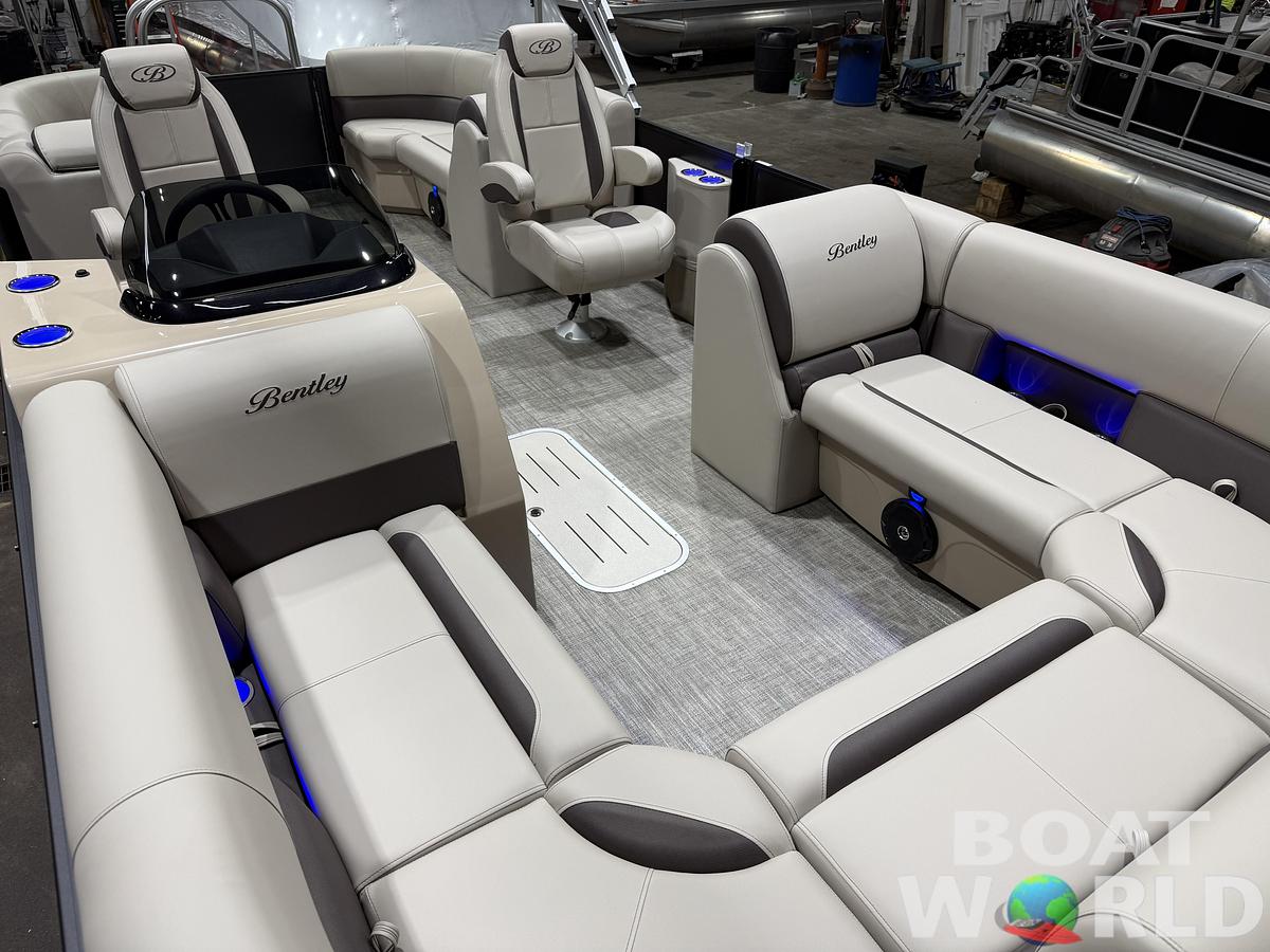 2026 Bentley Pontoons Legacy 223 Navigator Quad Lounge Tritoon