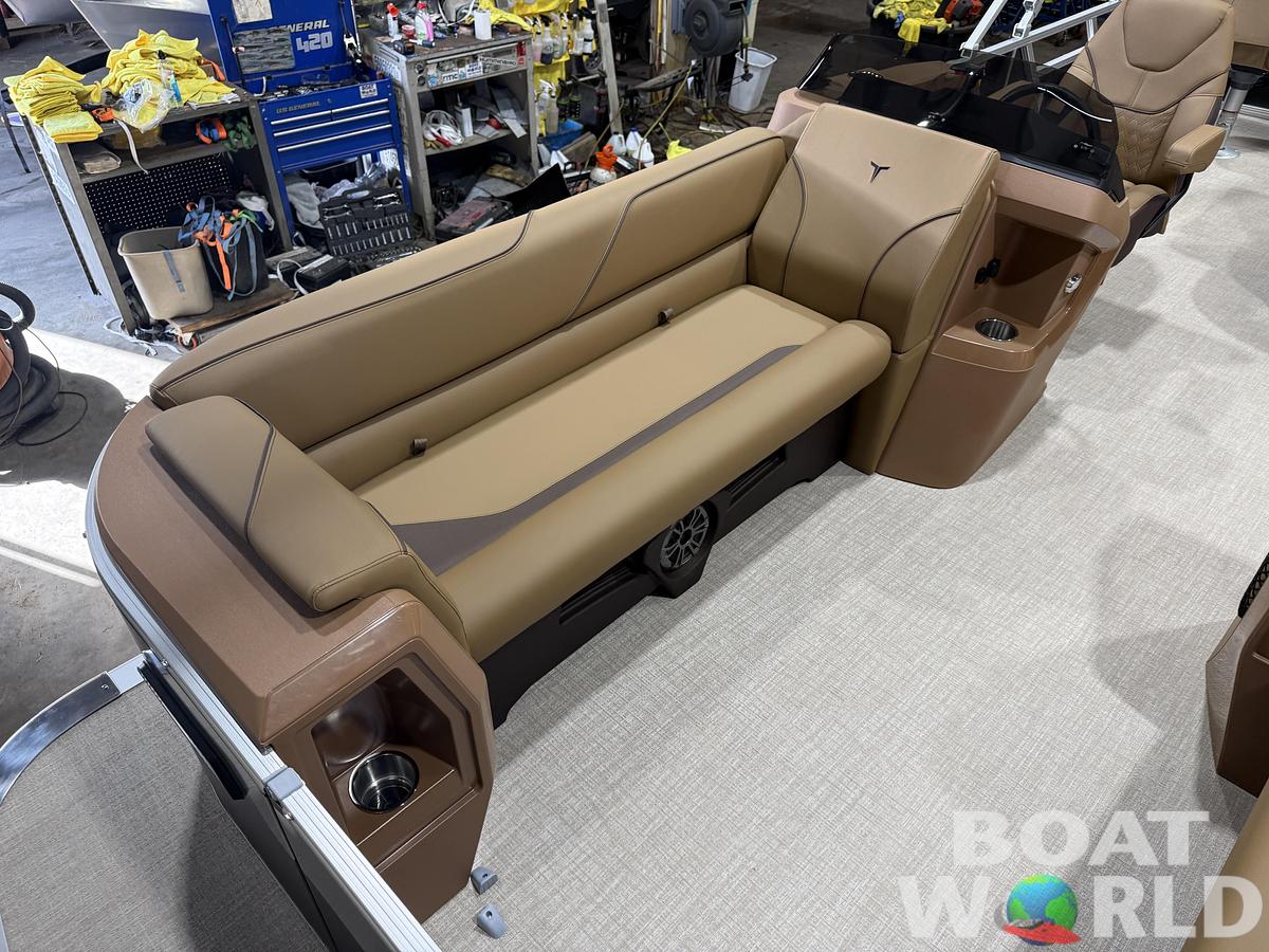2027 Tahoe Sport Rear Fish 2385 & 4-Stroke $37995