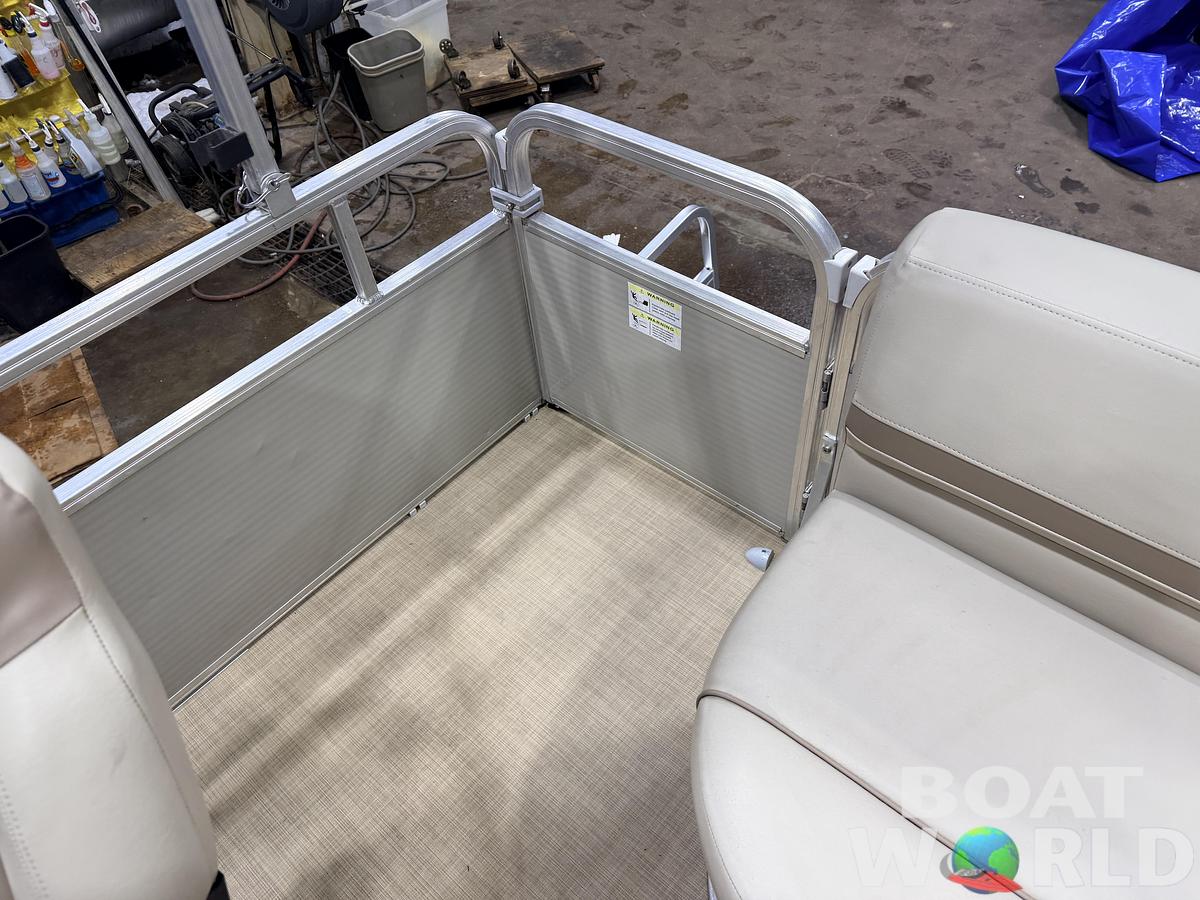 Used 2016 Lowe 162 Fish & Cruise Pontoon
