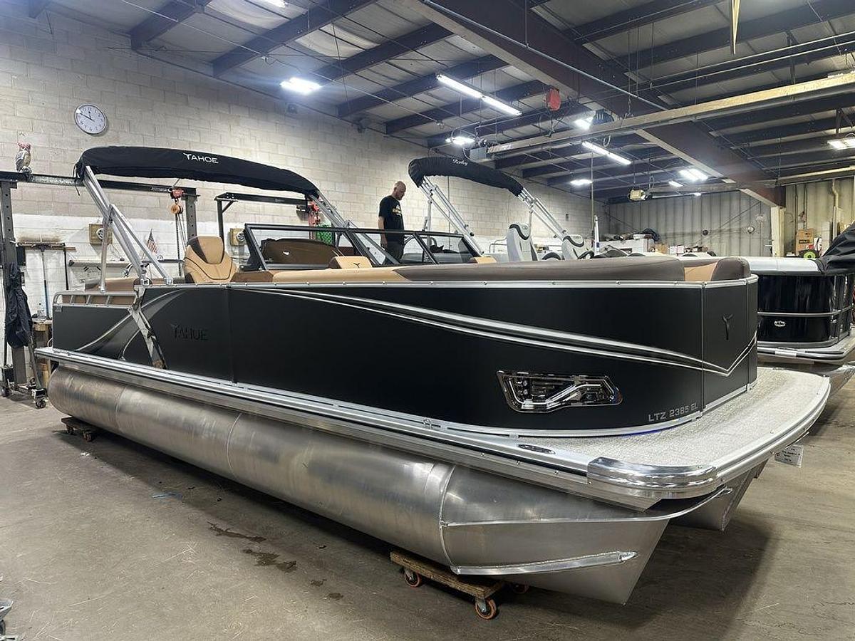 2025 Tahoe Pontoons LTZ 2385 Elite Cruise Windshield Tritoon & Honda 4-Stroke EFI