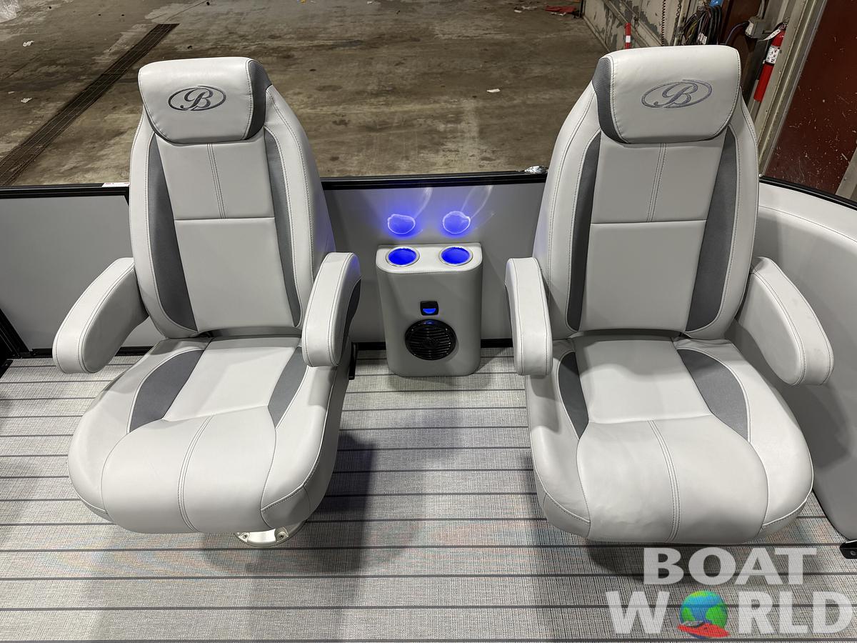 Used 2026 Bentley Pontoons Legacy 223 DL Quad Lounge Tritoon & 250HP