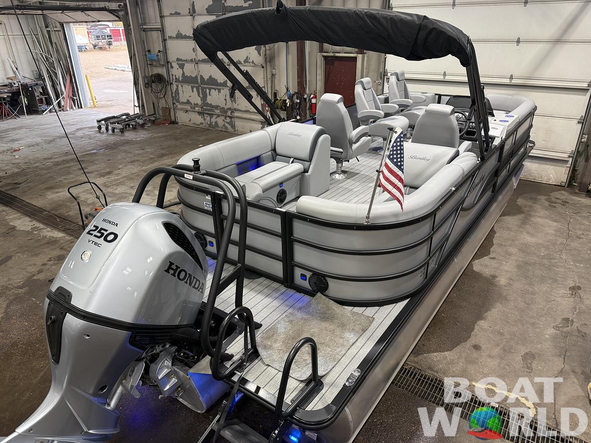 Used 2026 Bentley Pontoons Legacy 223 DL Quad Lounge Tritoon & 250HP