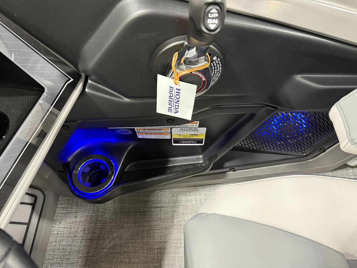 2025 Tahoe Pontoons Cascade 2385 Quad Lounge Shift SS Tritoon & Honda 225HP Outboard